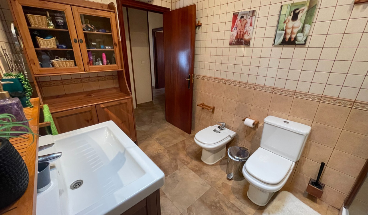 Reventa - Villa independiente - San Miguel de Salinas - Pueblo