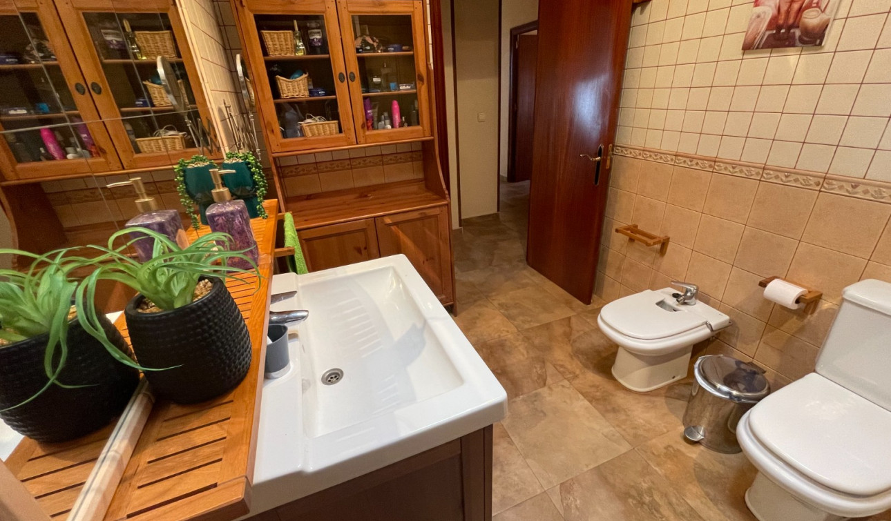 Reventa - Villa independiente - San Miguel de Salinas - Pueblo