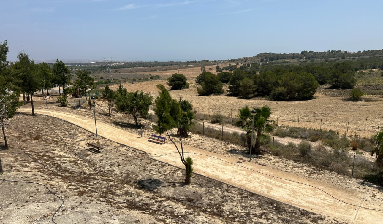 Reventa - Villa independiente - San Miguel de Salinas - San Miguel Salinas