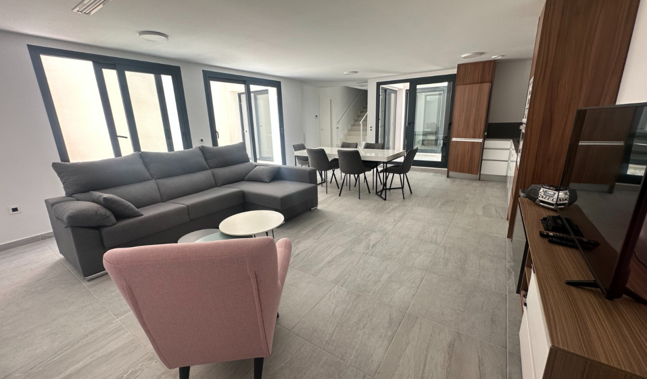 Reventa - Villa independiente - San Miguel de Salinas - San Miguel Salinas