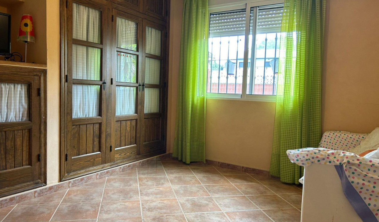 Reventa - Villa independiente - San Miguel de Salinas - Urbanizaciones