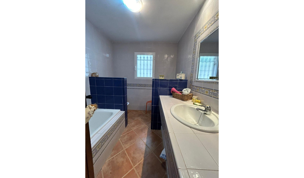 Reventa - Villa independiente - San Miguel de Salinas - Urbanizaciones