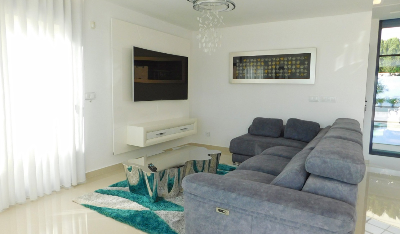 Reventa - Villa independiente - San Miguel de Salinas