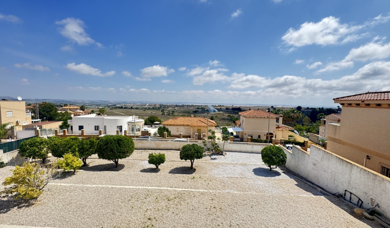 Reventa - Villa independiente - San Miguel de Salinas