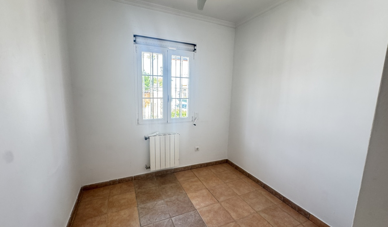 Reventa - Villa independiente - San Miguel de Salinas