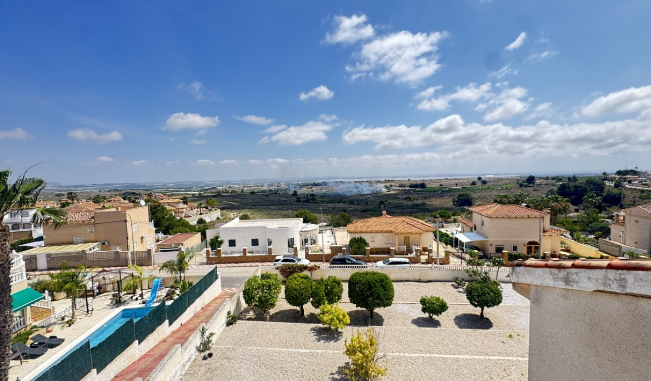 Reventa - Villa independiente - San Miguel de Salinas