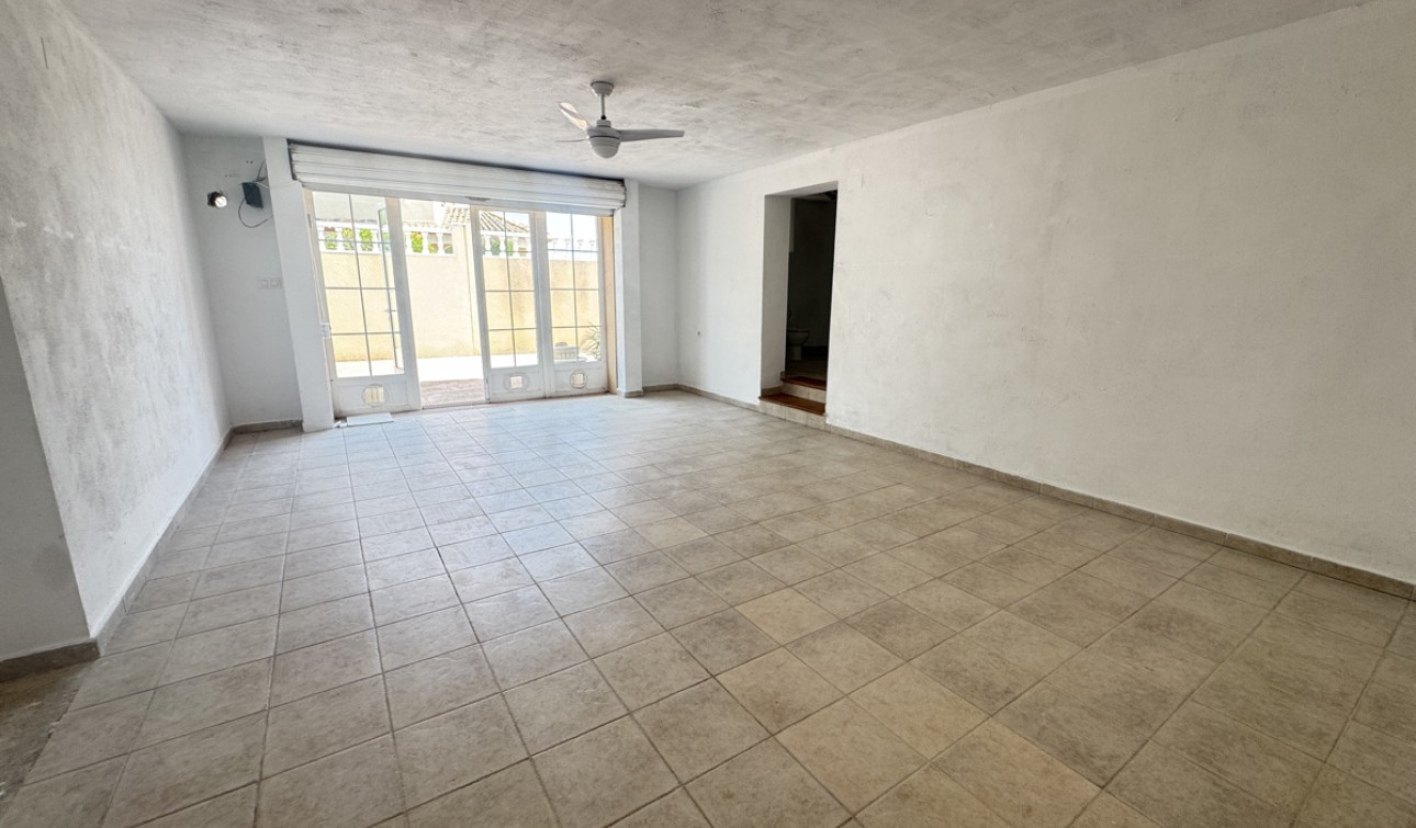 Reventa - Villa independiente - San Miguel de Salinas