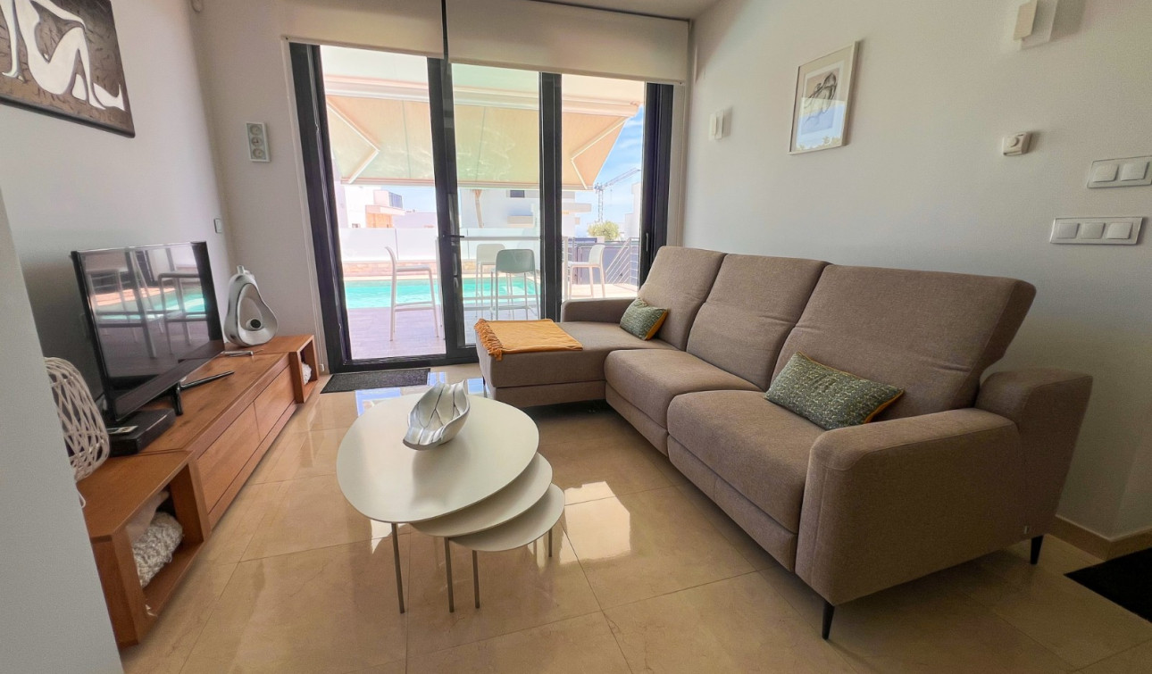 Reventa - Villa independiente - San Miguel de Salinas