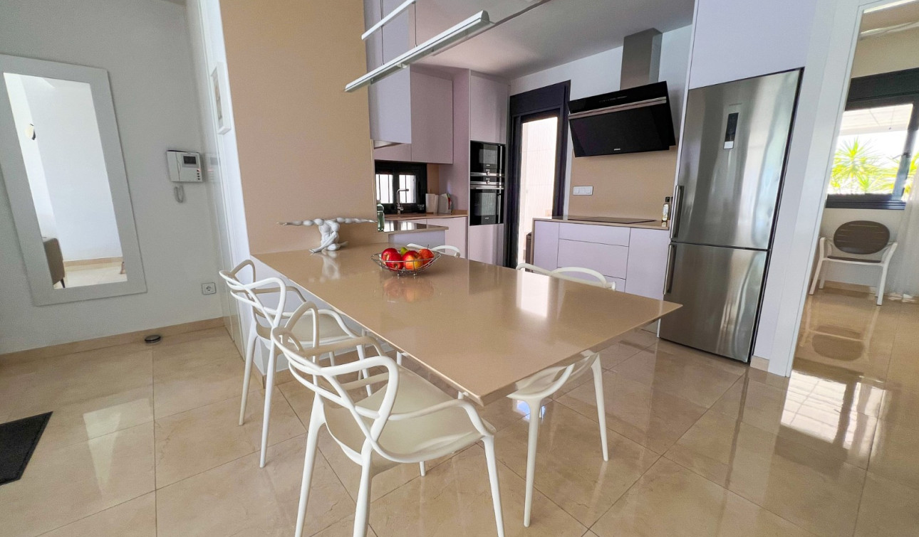 Reventa - Villa independiente - San Miguel de Salinas