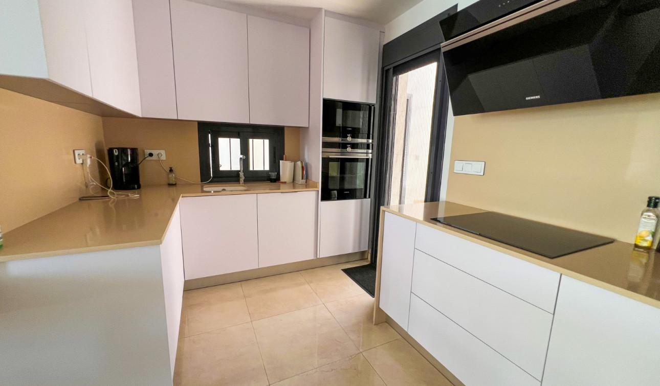 Reventa - Villa independiente - San Miguel de Salinas
