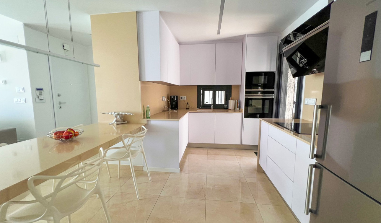 Reventa - Villa independiente - San Miguel de Salinas