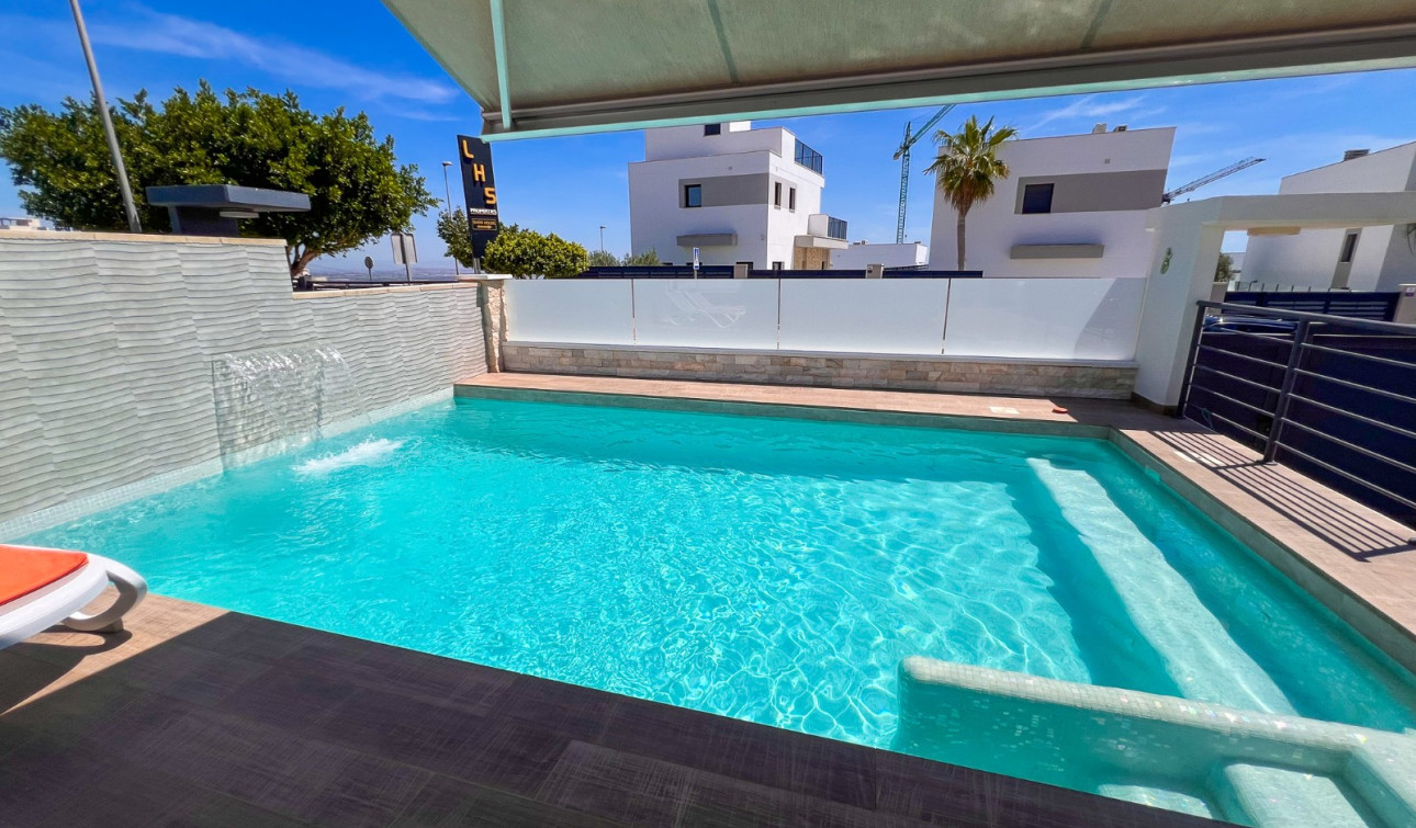 Reventa - Villa independiente - San Miguel de Salinas