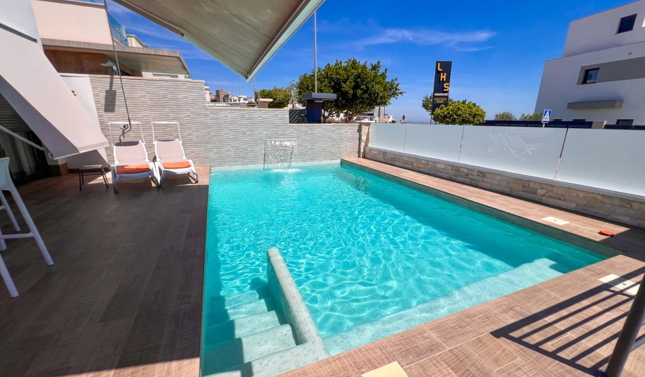Reventa - Villa independiente - San Miguel de Salinas