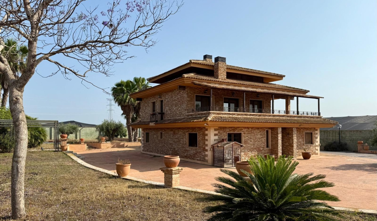 Reventa - Villa independiente - San Miguel de Salinas