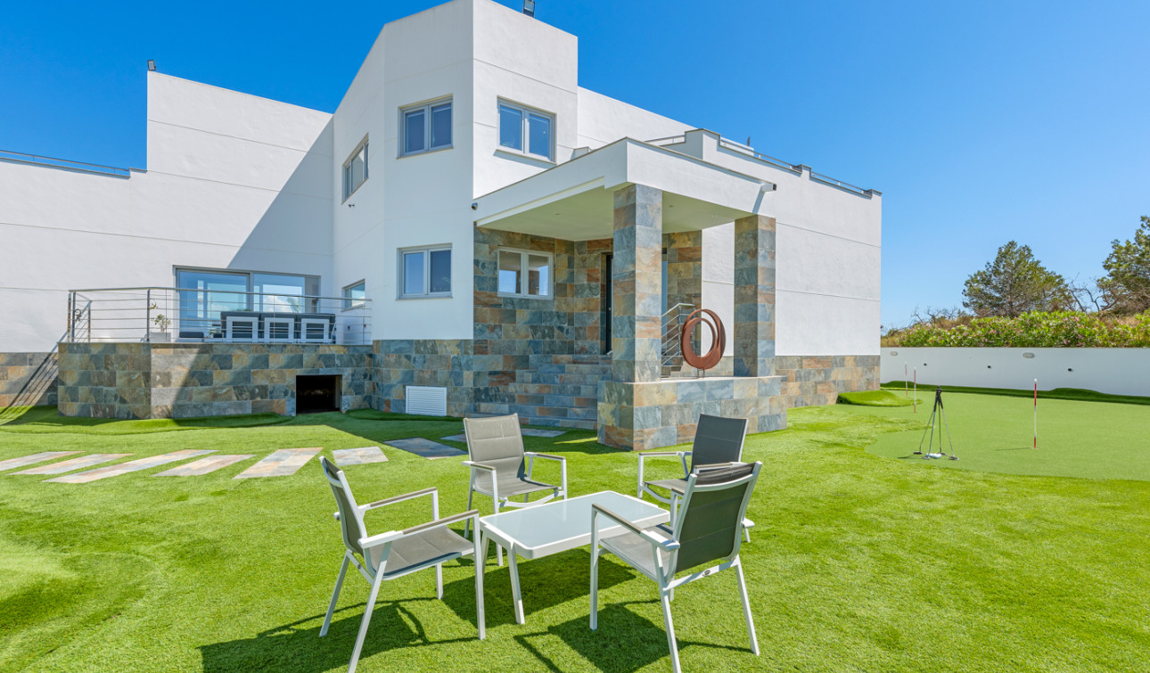 Reventa - Villa independiente - Torremendo