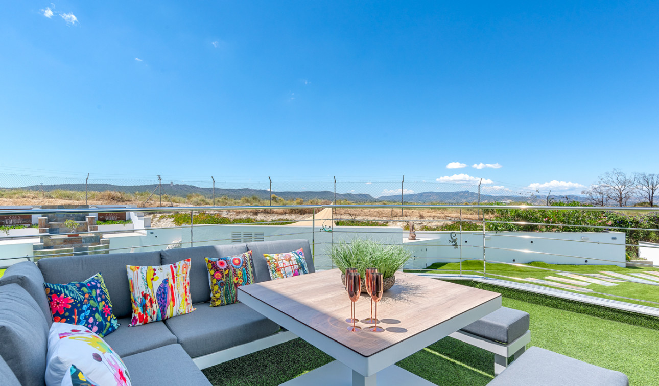 Reventa - Villa independiente - Torremendo