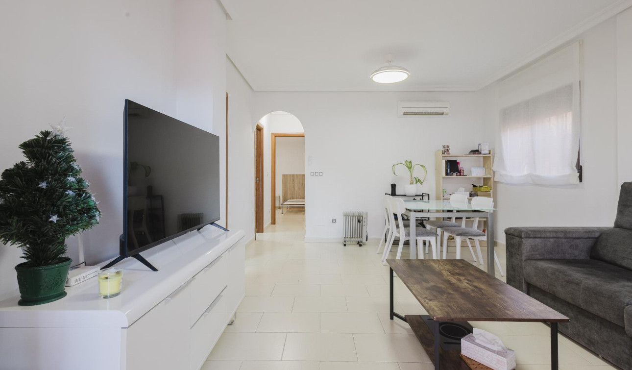 Reventa - Villa independiente - Torrevieja - Aguas Nuevas
