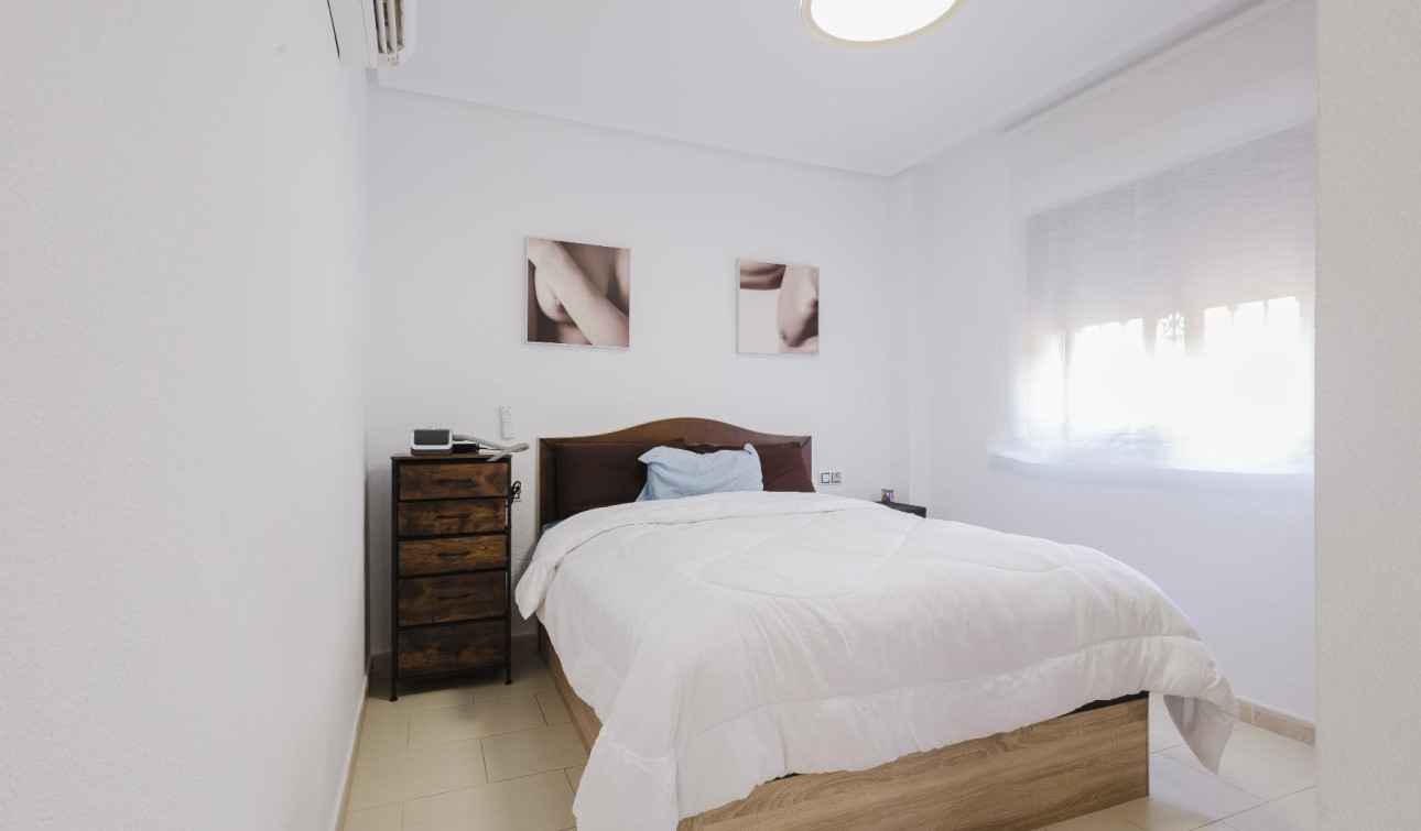 Reventa - Villa independiente - Torrevieja - Aguas Nuevas