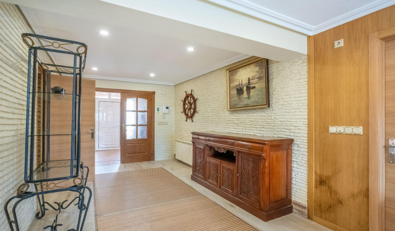 Reventa - Villa independiente - Torrevieja - El chaparral