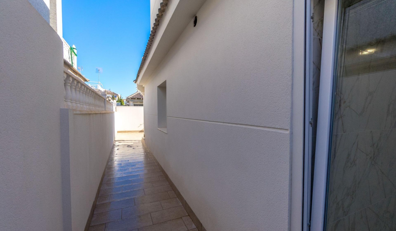 Reventa - Villa independiente - Torrevieja - El chaparral