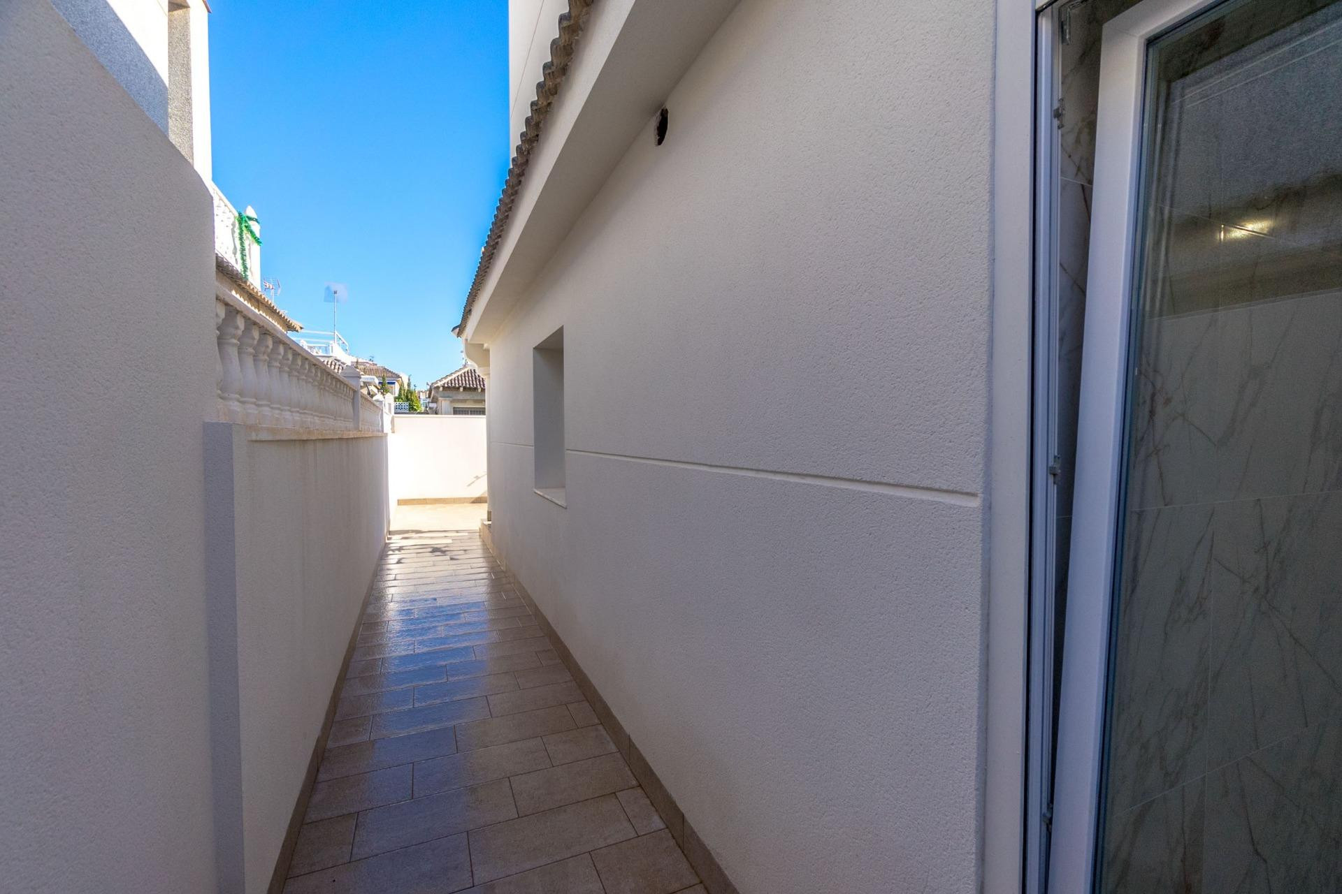 Reventa - Villa independiente - Torrevieja - El chaparral