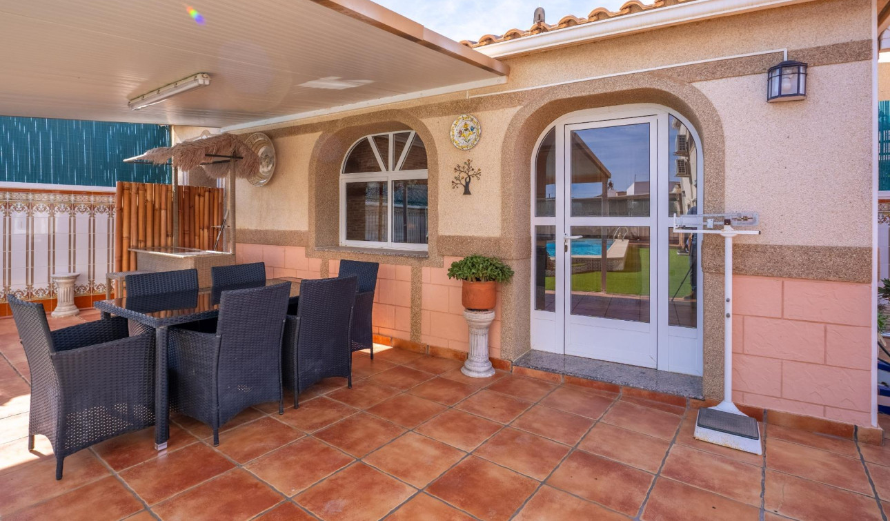 Reventa - Villa independiente - Torrevieja - El chaparral