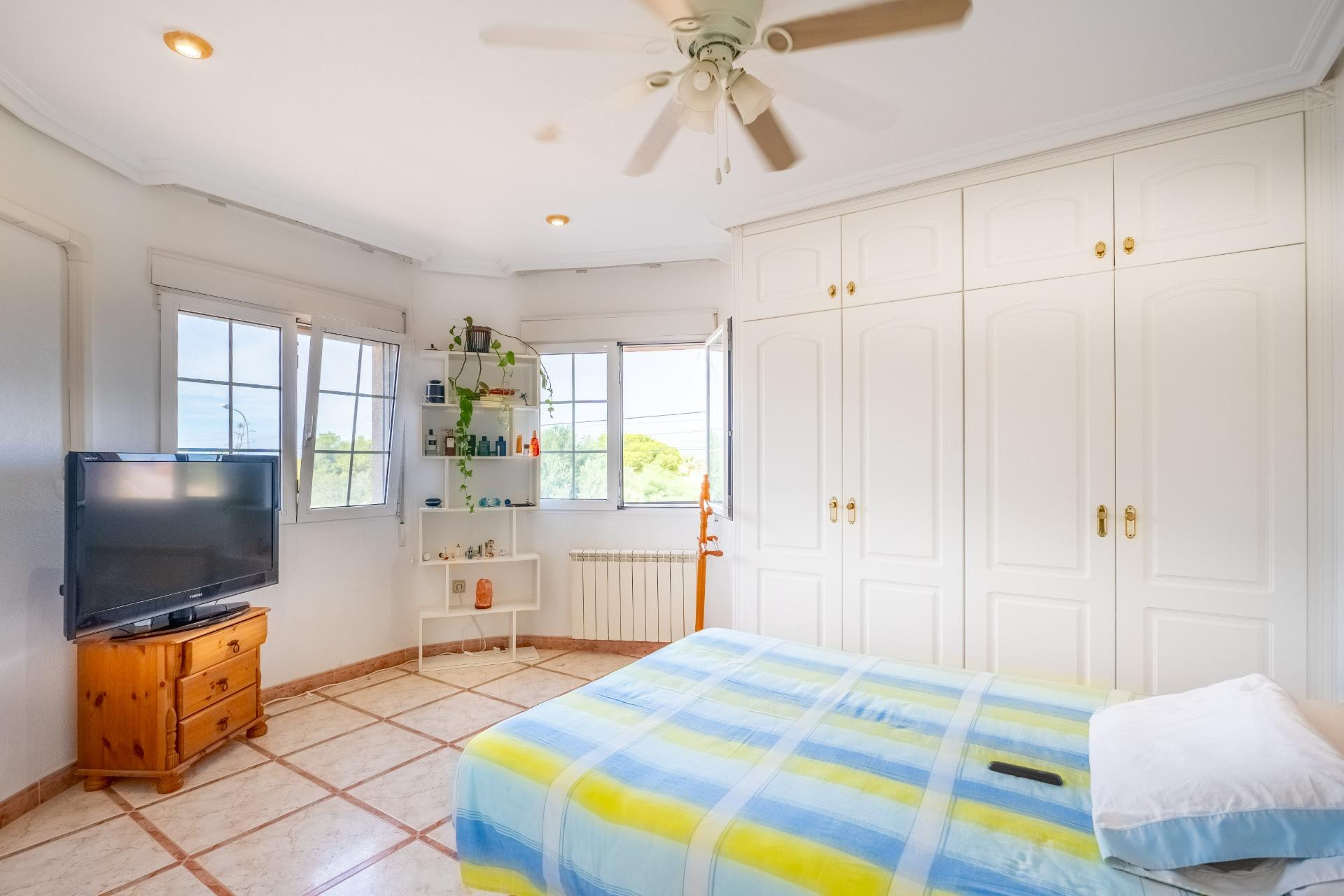 Reventa - Villa independiente - Torrevieja - El chaparral