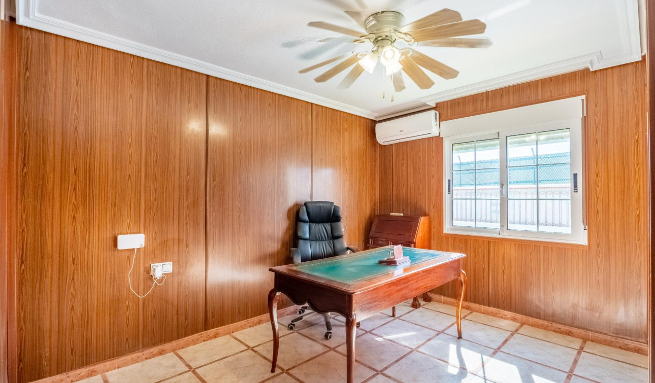 Reventa - Villa independiente - Torrevieja - El chaparral