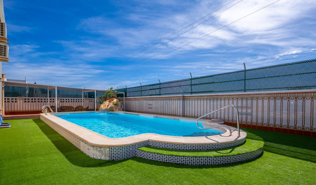 Reventa - Villa independiente - Torrevieja - El chaparral