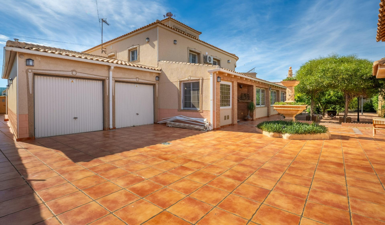 Reventa - Villa independiente - Torrevieja - El chaparral