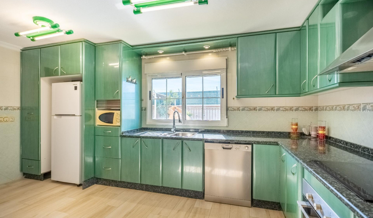 Reventa - Villa independiente - Torrevieja - El chaparral