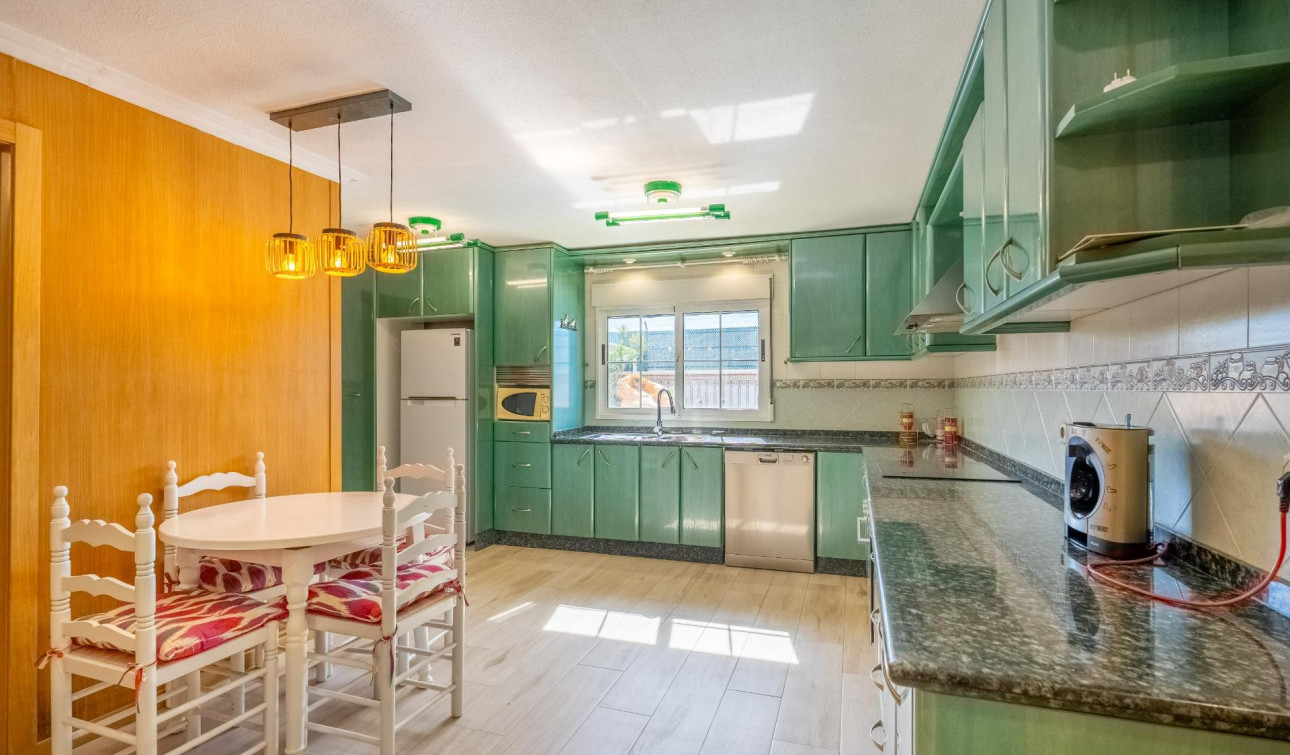 Reventa - Villa independiente - Torrevieja - El chaparral