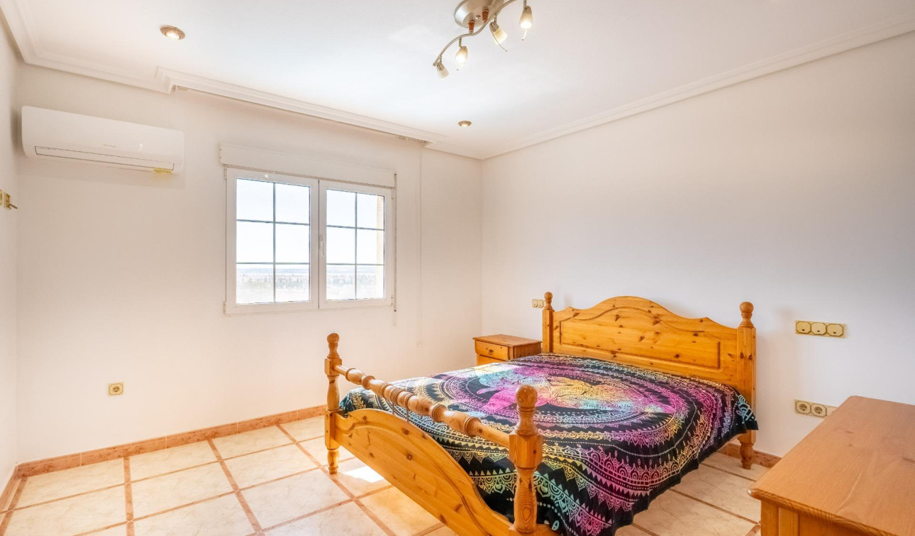 Reventa - Villa independiente - Torrevieja - El chaparral