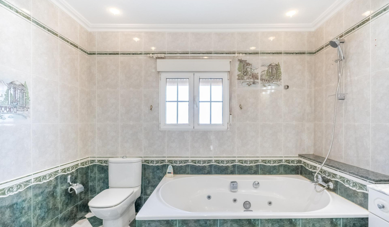 Reventa - Villa independiente - Torrevieja - El chaparral