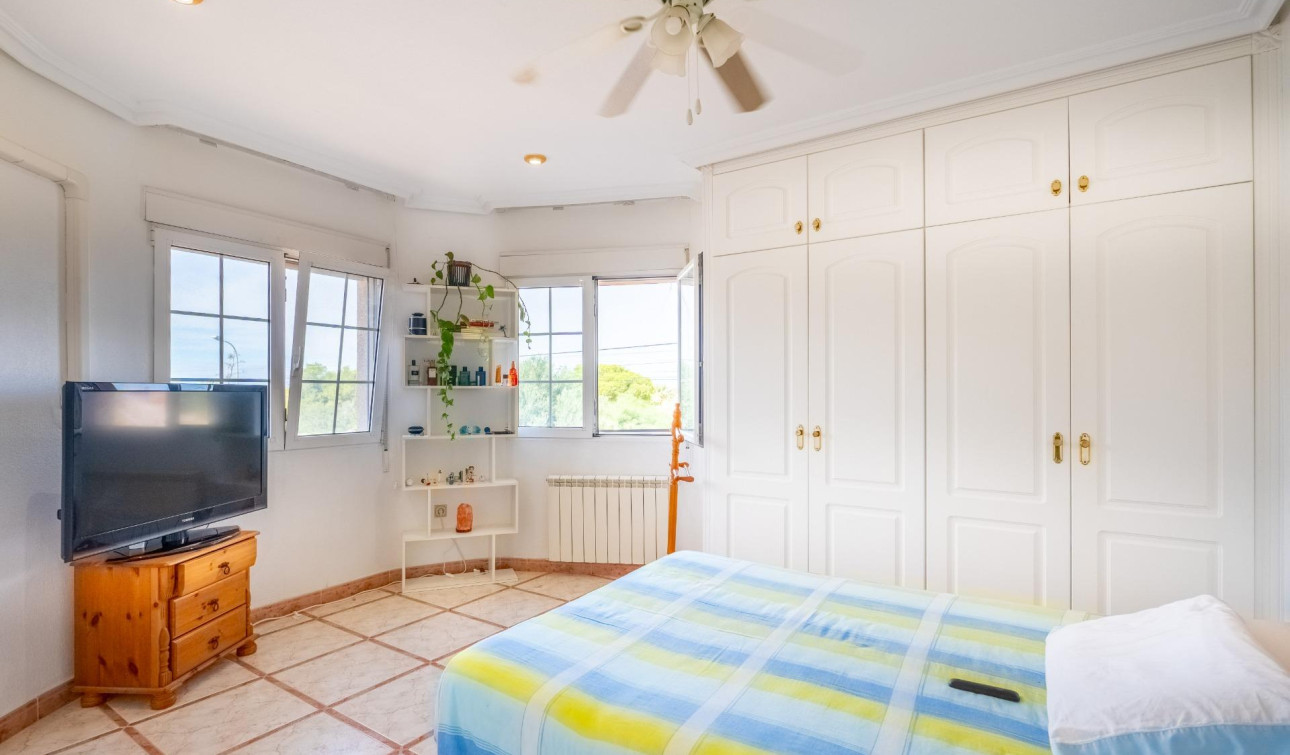 Reventa - Villa independiente - Torrevieja - El chaparral