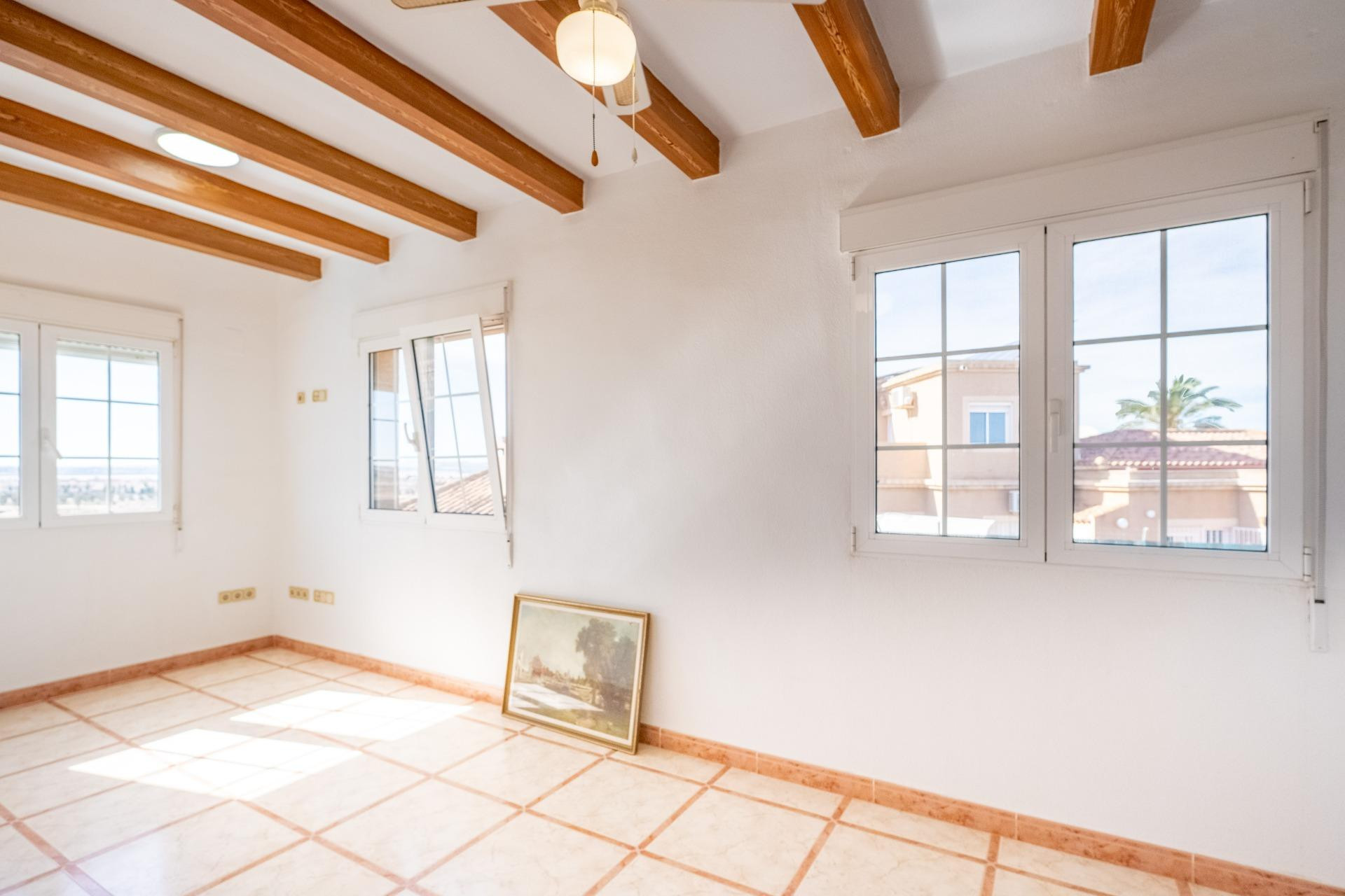 Reventa - Villa independiente - Torrevieja - El chaparral