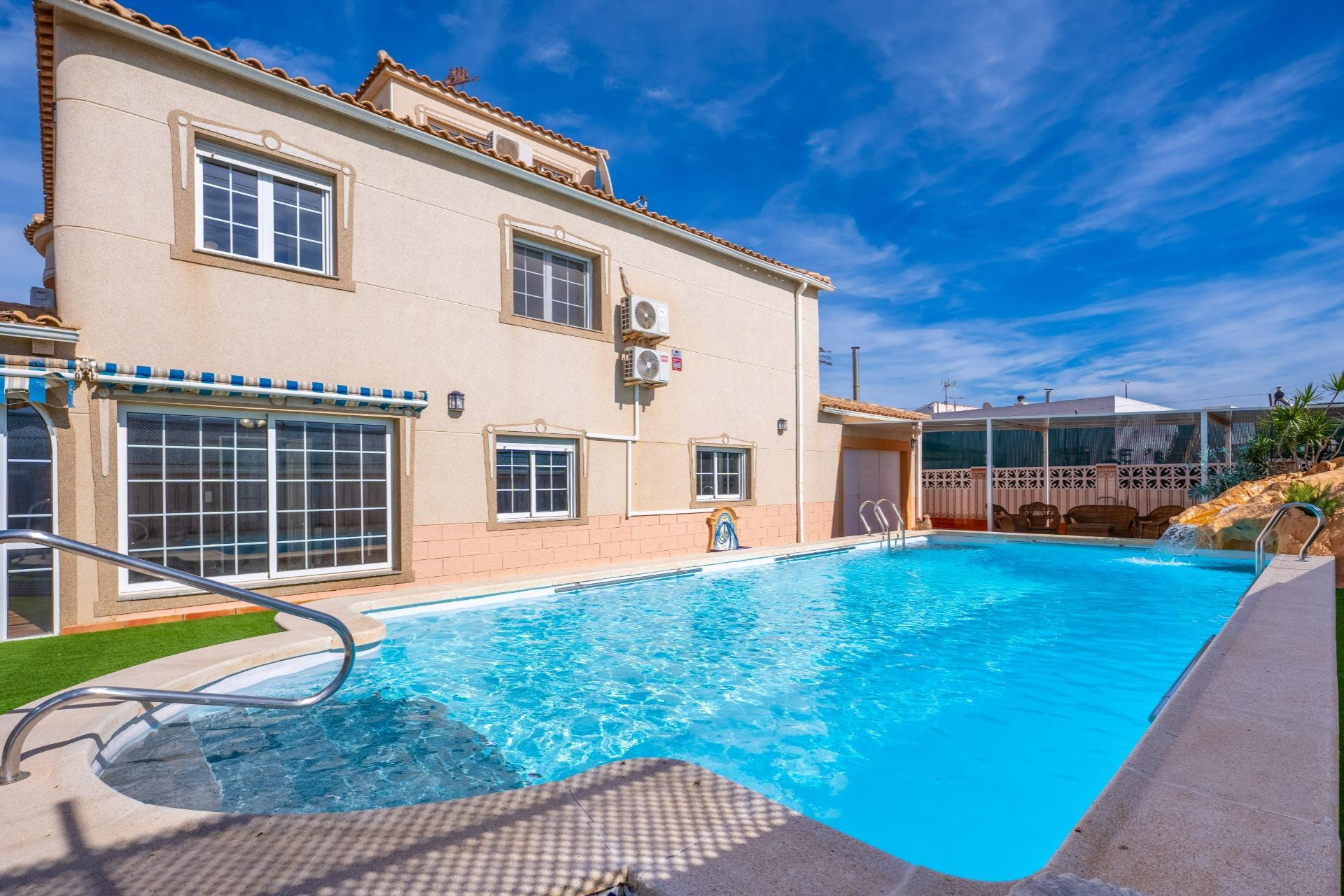 Reventa - Villa independiente - Torrevieja - El chaparral