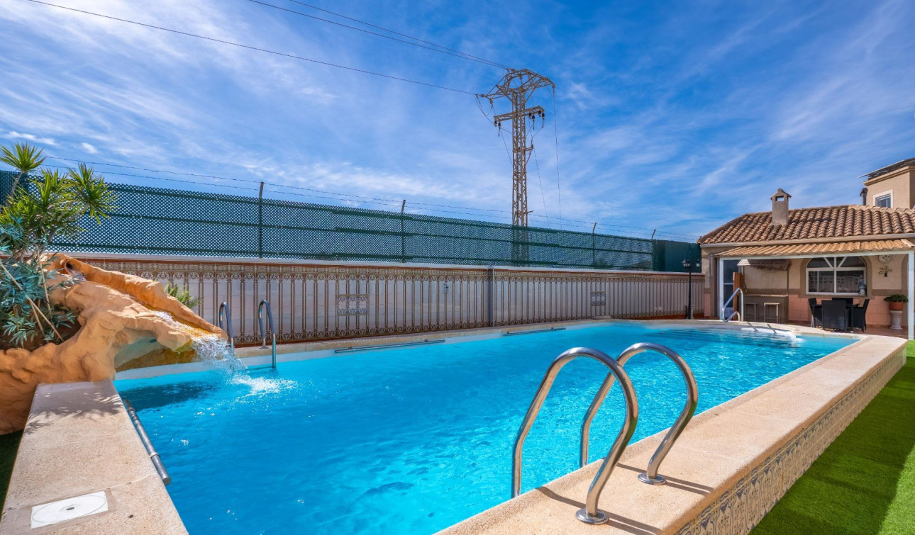 Reventa - Villa independiente - Torrevieja - El chaparral
