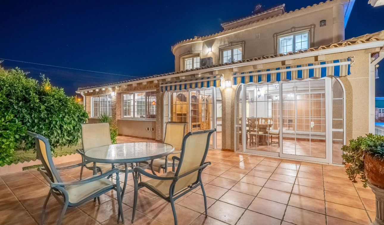 Reventa - Villa independiente - Torrevieja - El chaparral