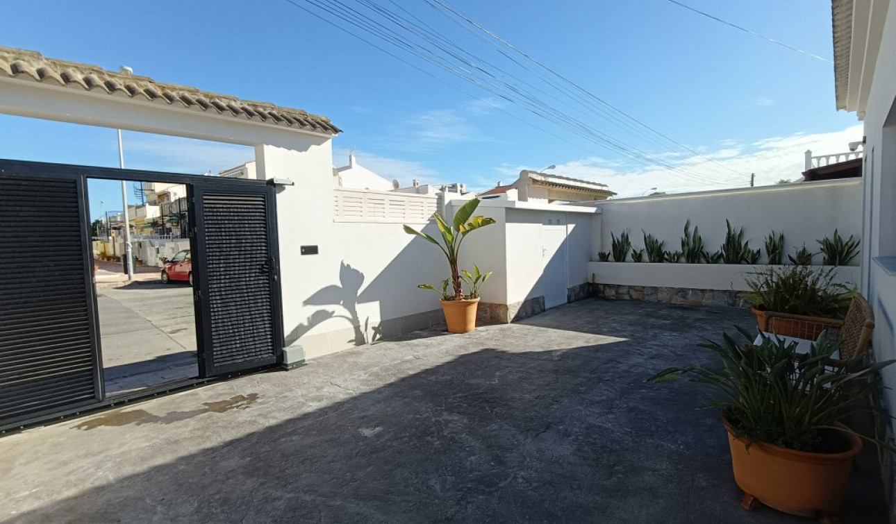 Reventa - Villa independiente - Torrevieja - El Chaparral