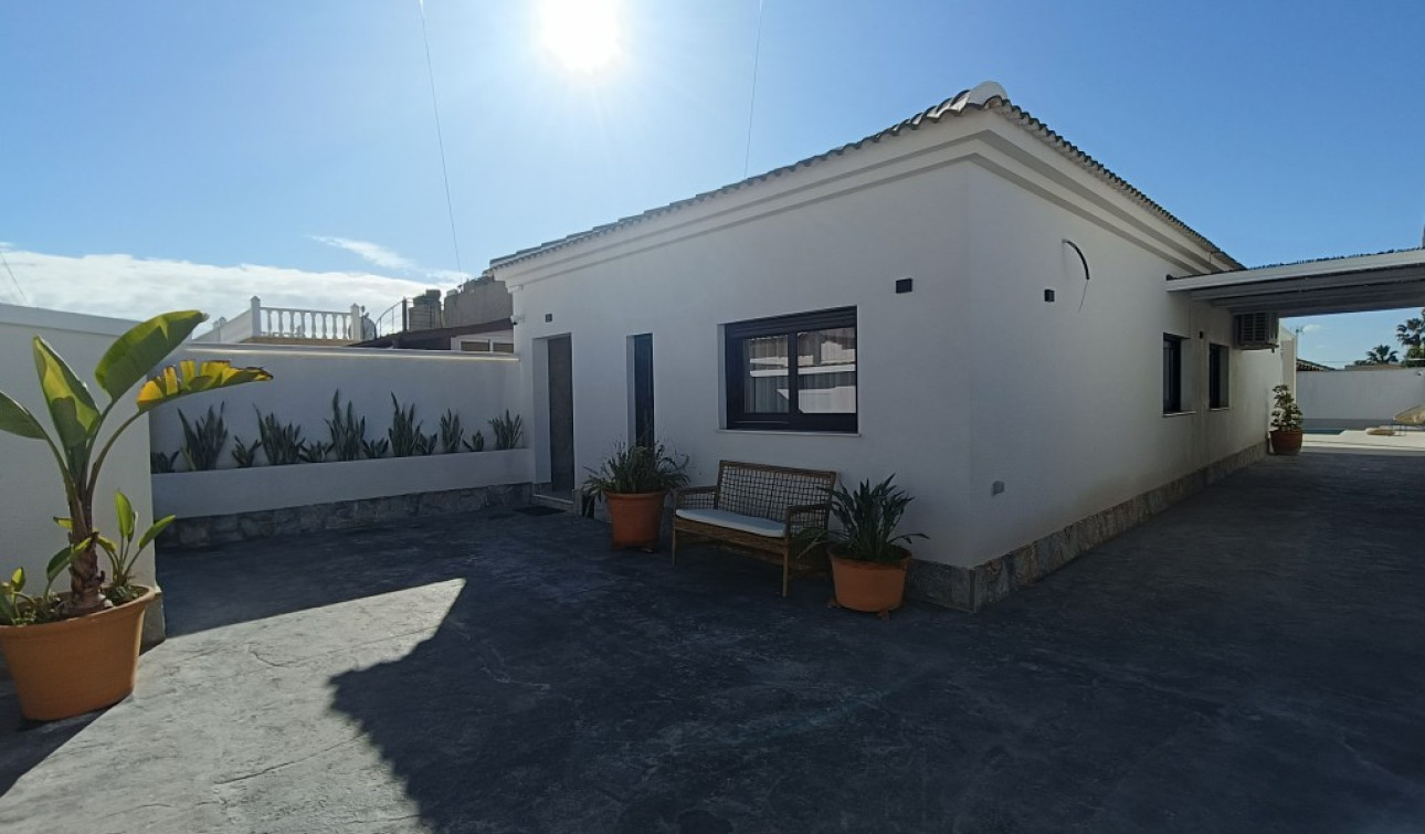 Reventa - Villa independiente - Torrevieja - El Chaparral