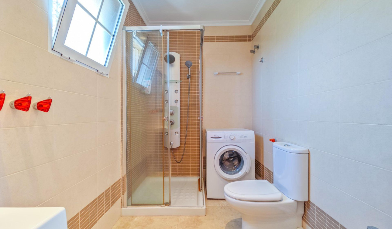 Reventa - Villa independiente - Torrevieja - La Mata