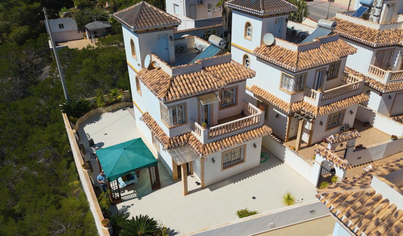 Reventa - Villa independiente - Torrevieja - La Mata