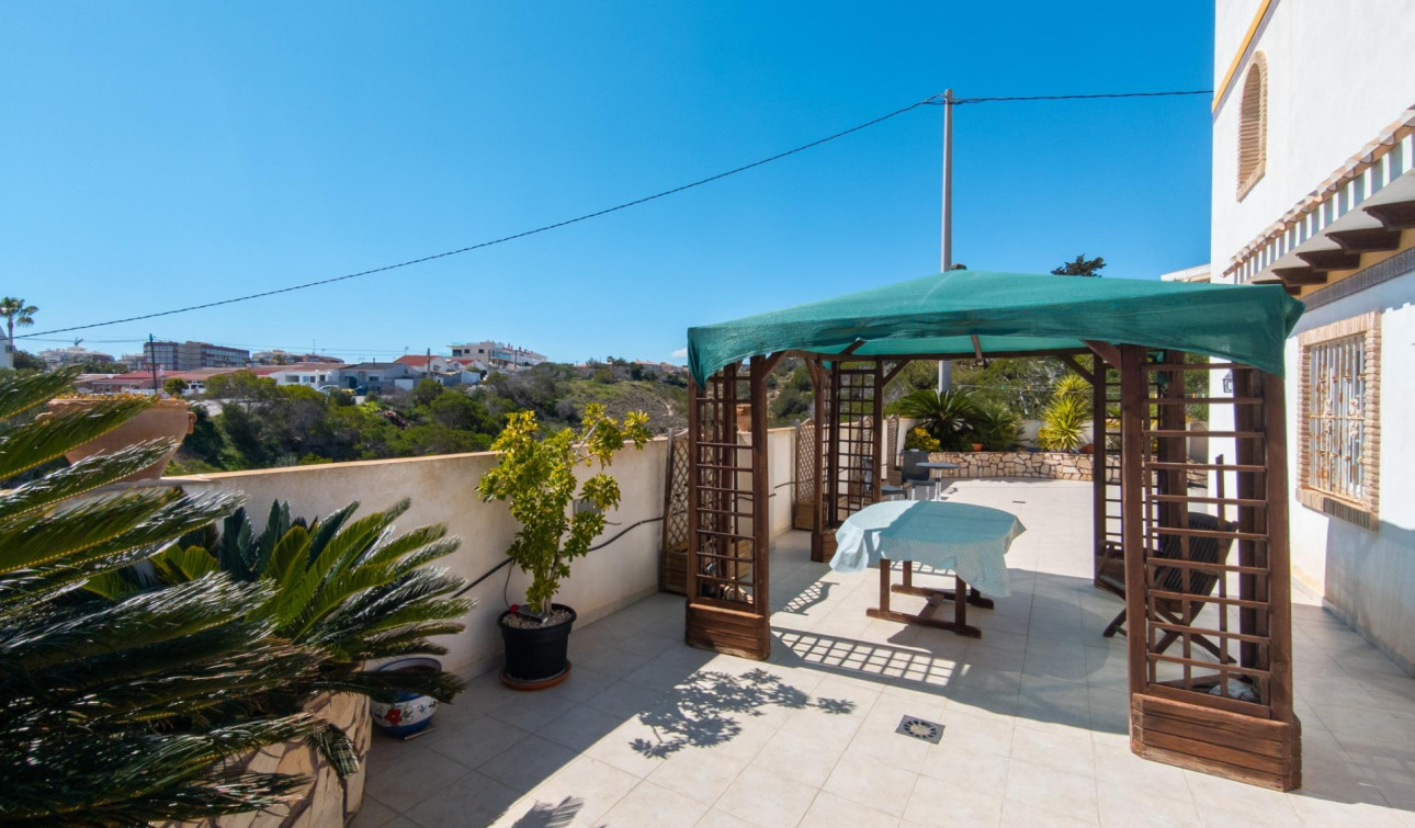 Reventa - Villa independiente - Torrevieja - La Mata