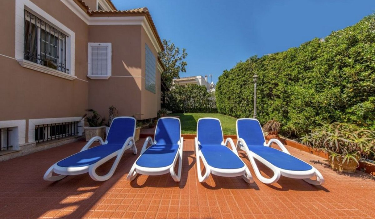 Reventa - Villa independiente - Torrevieja - La Mata