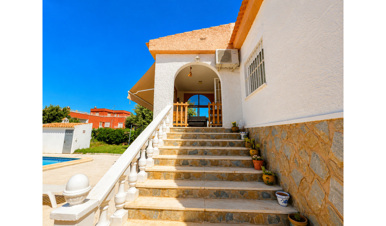 Reventa - Villa independiente - Torrevieja - La Siesta