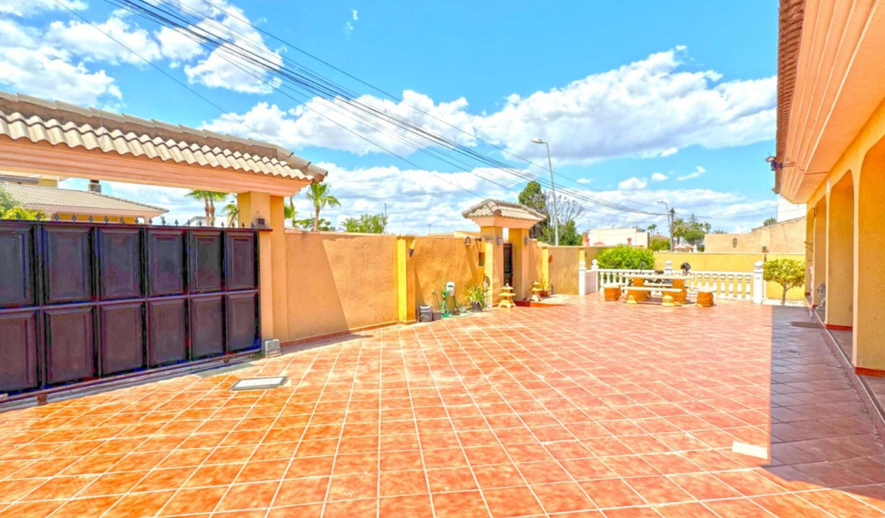 Reventa - Villa independiente - Torrevieja - Los Balcones - Los Altos del Edén