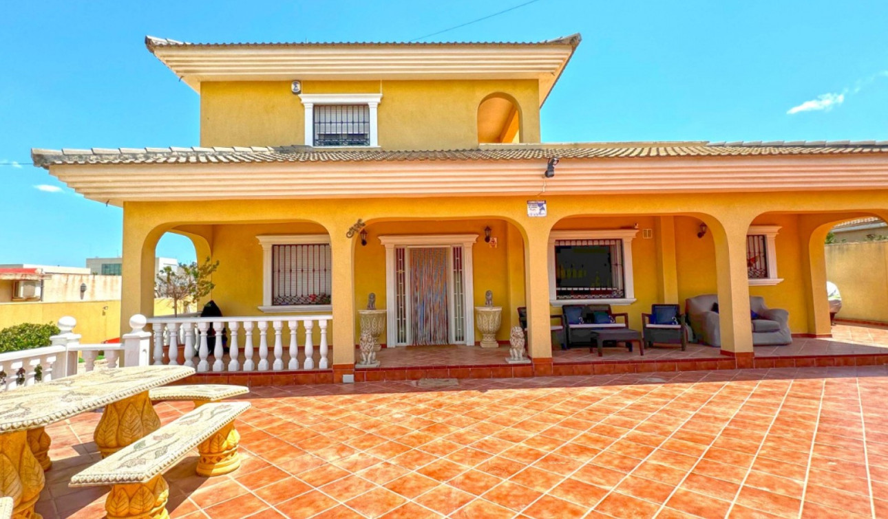 Reventa - Villa independiente - Torrevieja - Los Balcones - Los Altos del Edén