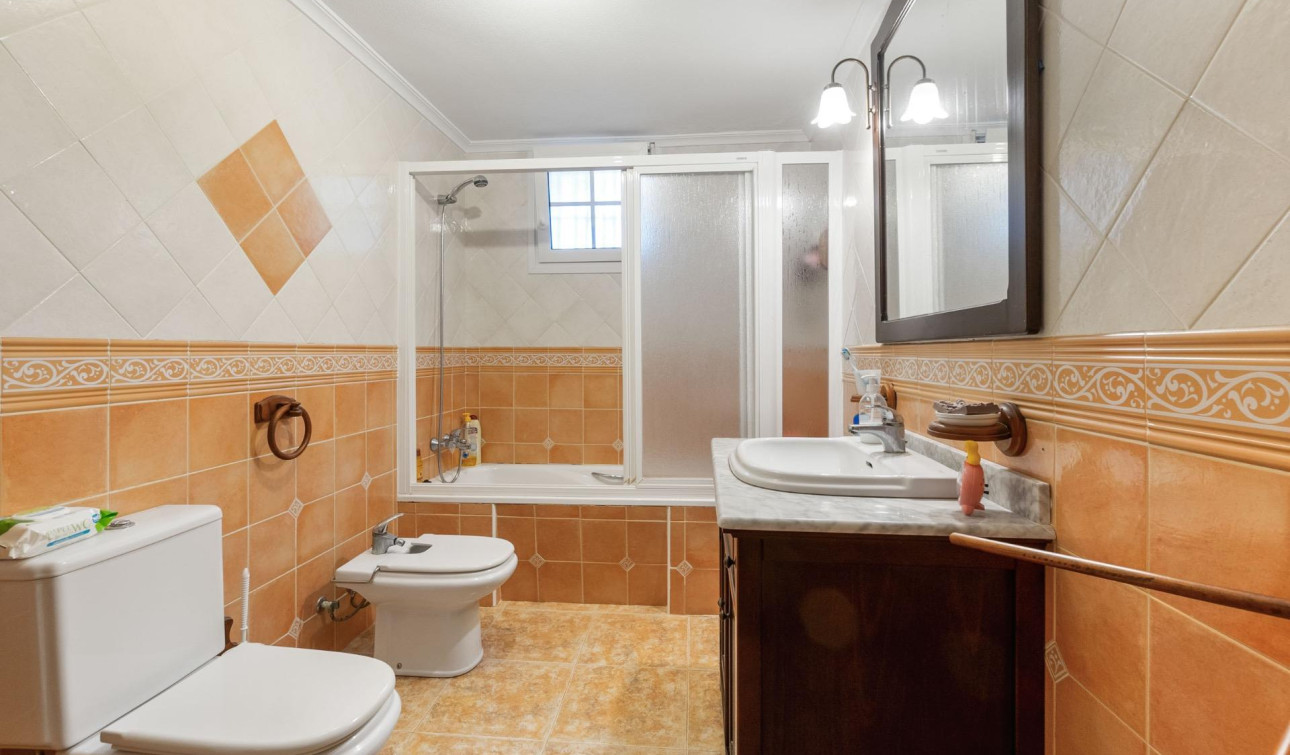 Reventa - Villa independiente - Torrevieja - Los balcones