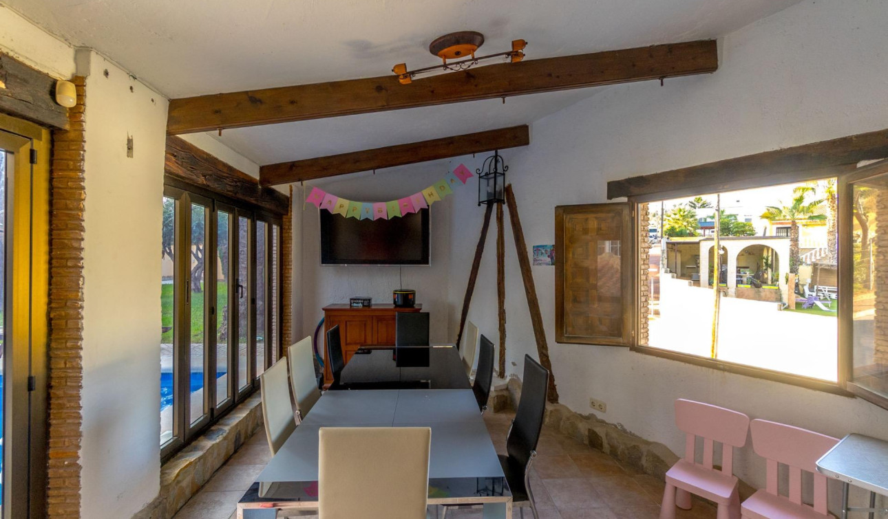 Reventa - Villa independiente - Torrevieja - Los balcones